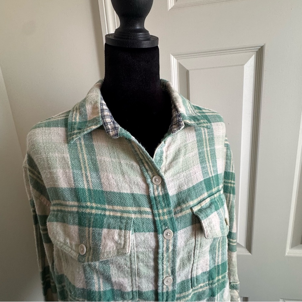 American Eagle Green White Plaid Flannel Cropped Button-Up Shirt S